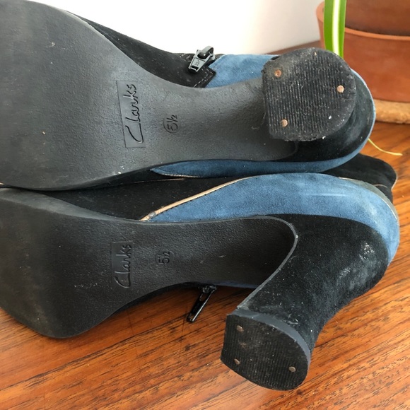 Clarks Suede booties - Picture 4 of 6